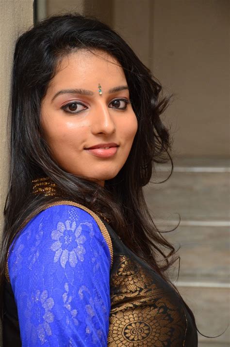 malayalam  actress photo gallery wallpapers kerala news  updates