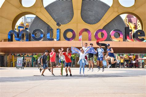 filipinos   uae  enjoy  dubai parks  resorts theme parks   aed