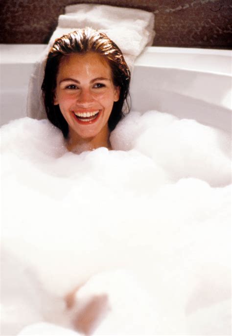 pretty woman julia roberts bathtub julia roberts iconic fashion
