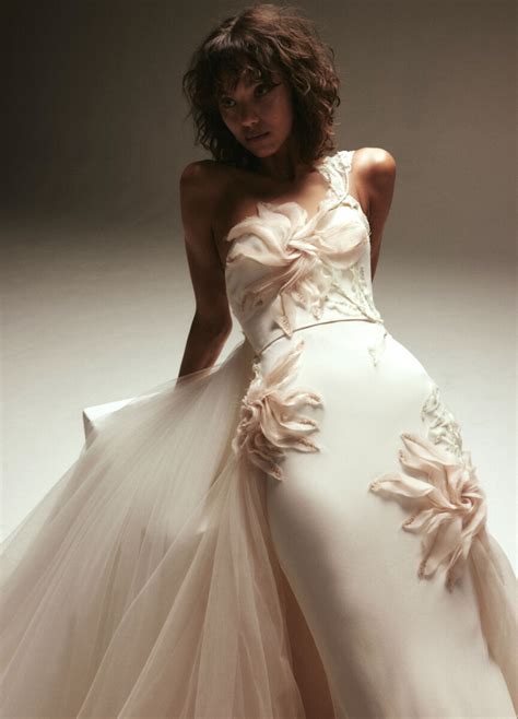 wedding dress trends youll