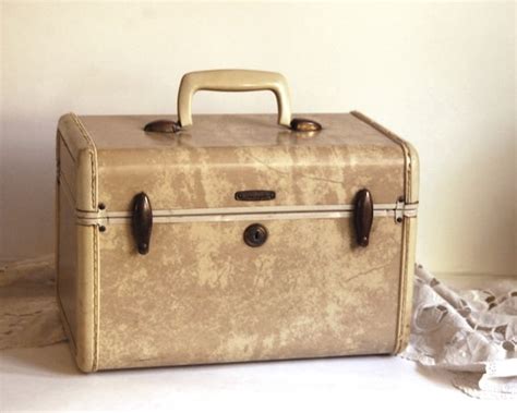 vintage samsonite train case luggage  white  calloohcallay