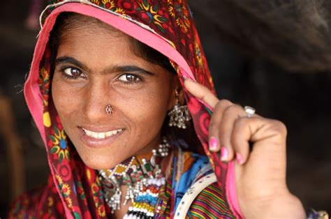 india beautiful tribal woman in kutch dietmar temps