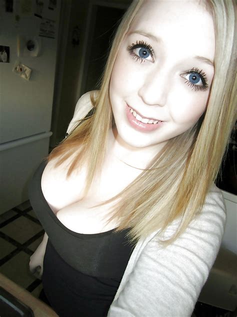 cute teen pictures busty teens cleavage 5