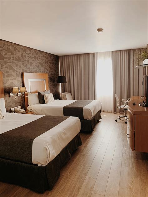 double room   double beds mercury inn hotel