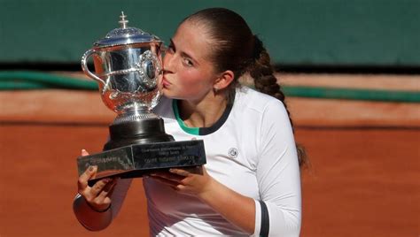 Jelena Ostapenko Stuns Simona Halep Clinches French Open Title