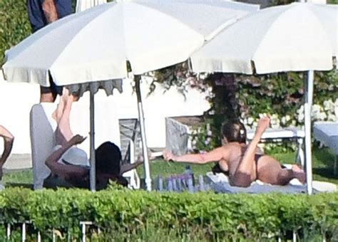 actress jennifer aniston topless in italy scandal planet