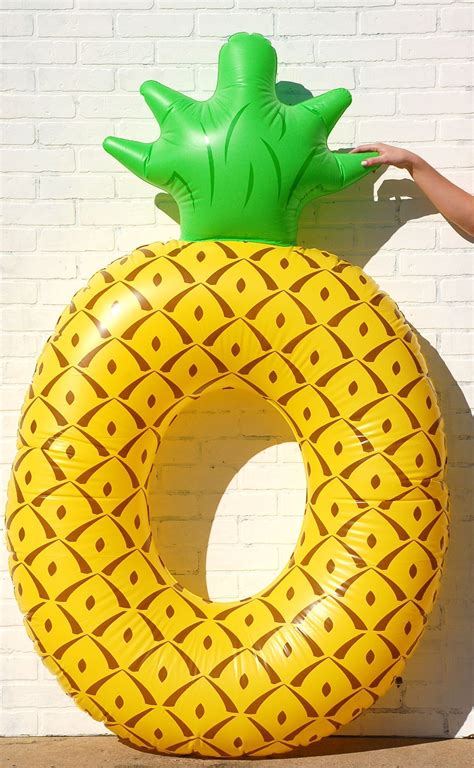 mas de  ideas increibles sobre pineapple pool float en pinterest