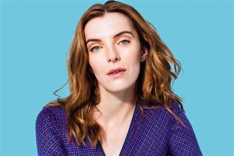 How Glow Star Betty Gilpin Transformed Into A Wwe Style