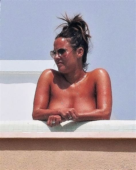 caroline flack nude and topless candid photos scandal planet