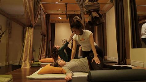 The Hip And Urban Girl S Guide An Authentic Thai Massage At
