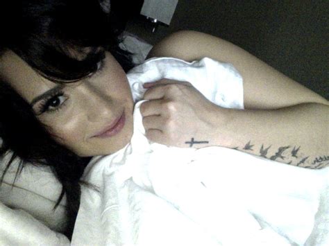Naked Cell Phone Selfies Of Singer Demi Lovato Leaked