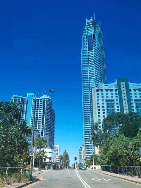 gold coast skypoint  hotel spa tower surfers paradise