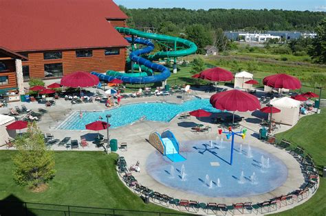 outdoor pool  great wolf lodge dsc cliffmuller flickr