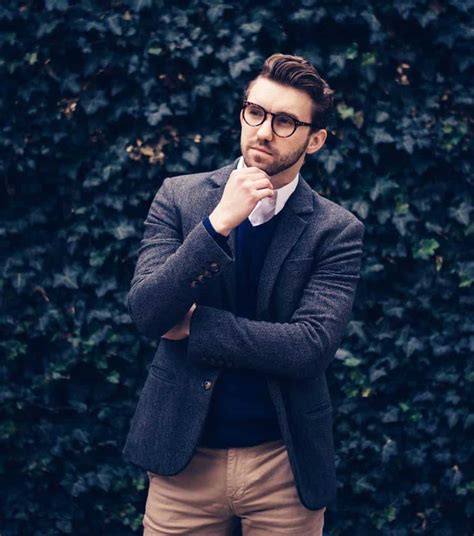 how to look good in glasses [2023 style guide]