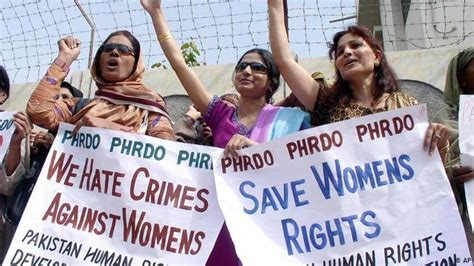 A Pakistani Minister Fights For Women′s Rights With German