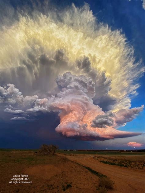 photographer captures storm cloud that looks like a fiery explosion in
