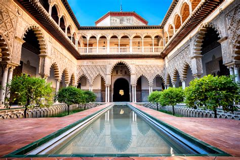 visiting  real alcazar  seville  ultimate guide  guided tours