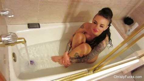 Busty Starlet Christy Mack Takes A Bath Porntube
