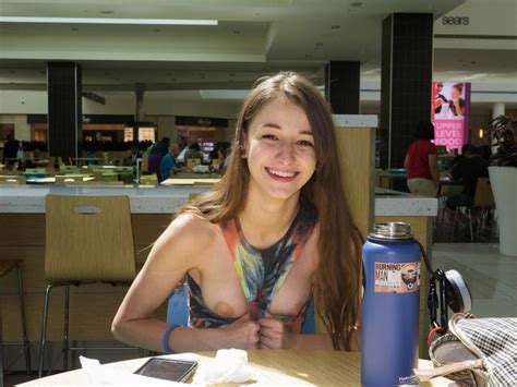 willow hayes flashing at a food court porn pic eporner