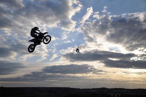 camera drone motocross  rallye vue du ciel aux powerdays europe unmanned aerial unmanned