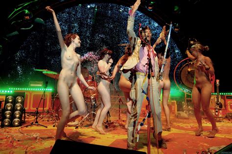 Flaming Lips With Naked Ladies On Stage During A