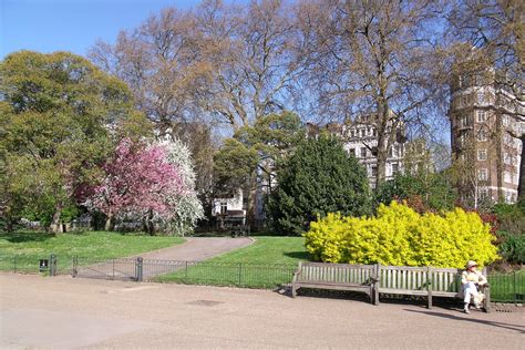 rejs  london hyde park  surroundings  april
