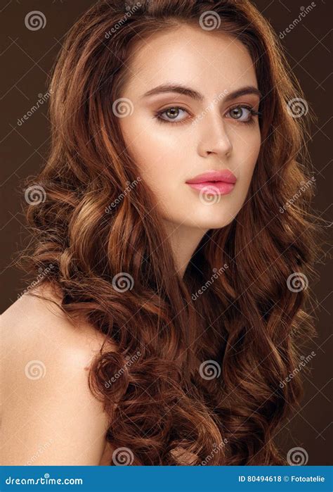 Curly Hair Style Girl Pic Wavy Haircut