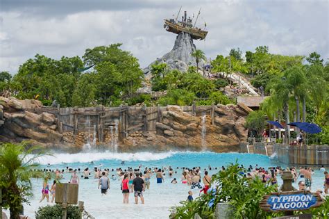 water parks   usa   wave pools  rides