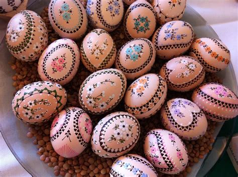 pin auf easter eggs