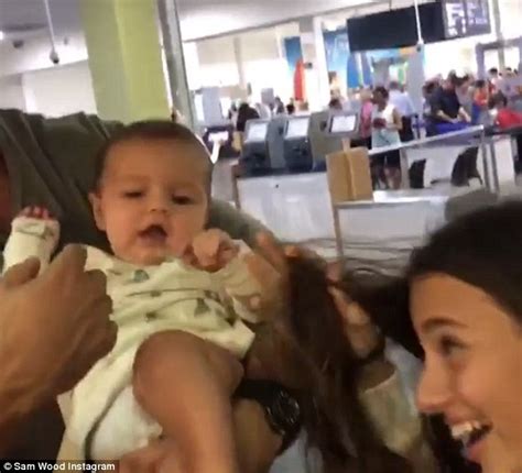 Sam Wood S Daughter Willow Vomits On The Bachelor Star Daily Mail Online