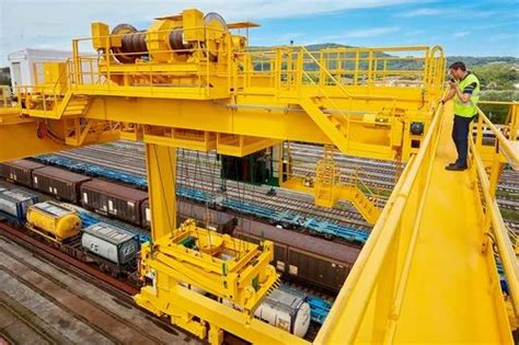 industrial overhead gantry cranes capacity   ton   price  pune