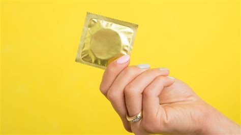 「コンドーム＝恥ずかしい」というイメージ。パートナー、性教育…話し合いや捉え方を変えるコツとは？ ヨガジャーナルオンライン