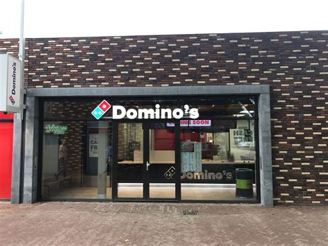 nieuw dominos pizza opent derde vestiging  deventer op winkelcentrum keizerslanden