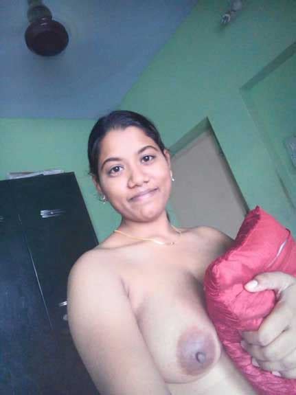 mallu aunty ne dhire se apne boobs khole antarvasna indian sex photos