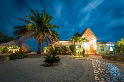 jaguar reef lodge spa belize luxury beach front resort
