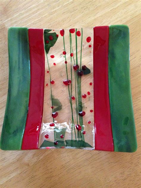 5 1 2 Inch Christmas Candy Dish Using Bullseye Holly Berry Glass By