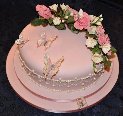 wedding cake  royal icing piping flowerpaste roses  freesias