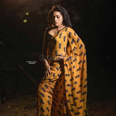 Rashmi Gautam Sizzles In Yellow Saree Photos