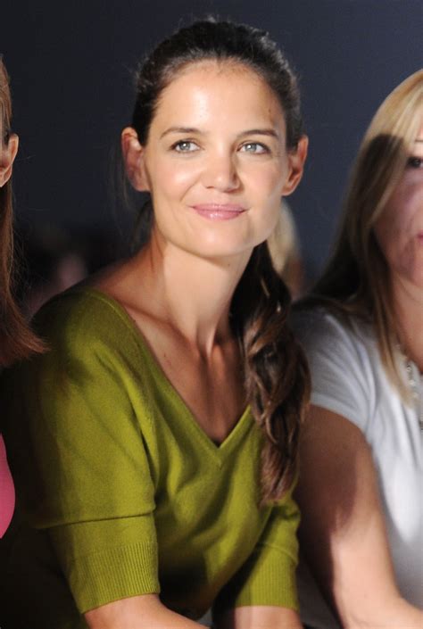 katie holmes debuted a dramatic new pixie cut hellogiggles
