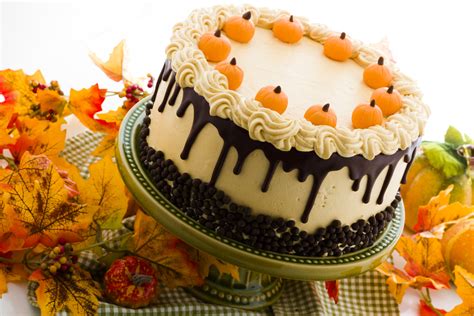 15 Thanksgiving Cakes Because Sometimes Pie Is Just Not Enough