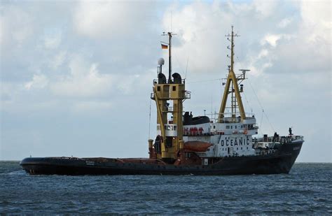 salvage tug oceanic oilfield boats pinterest tugboats  boating
