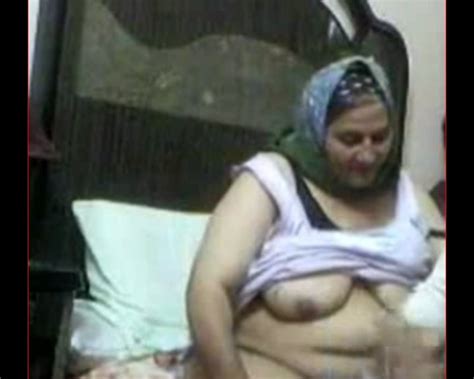 fat muslim hijab granny cunt fucked for money