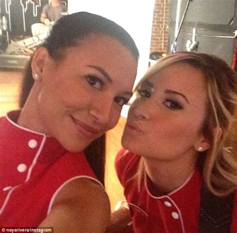naya rivera reveals how glee cast are coping with cory