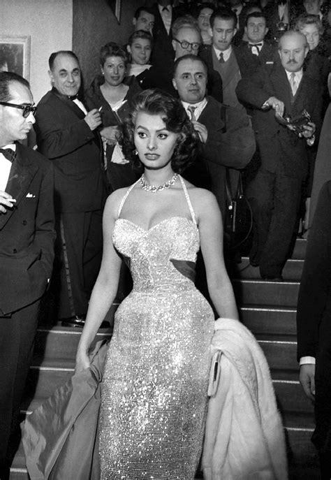 Sophia Loren Vogue Magazine S Best Hourglass Figure Of All Time