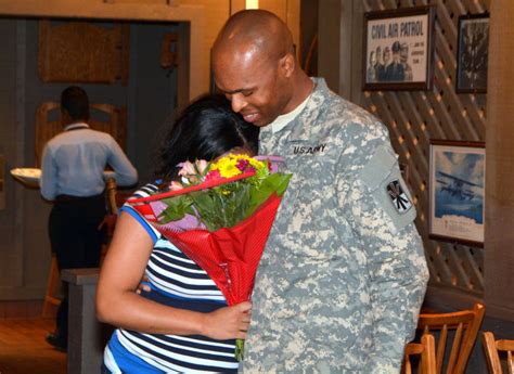 soldier surprises pregnant wife military