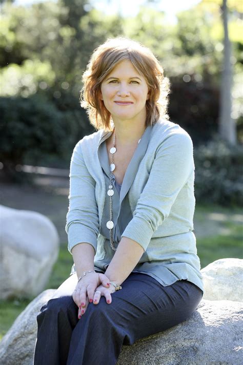 tracey gold recounts  battles  eating disorder