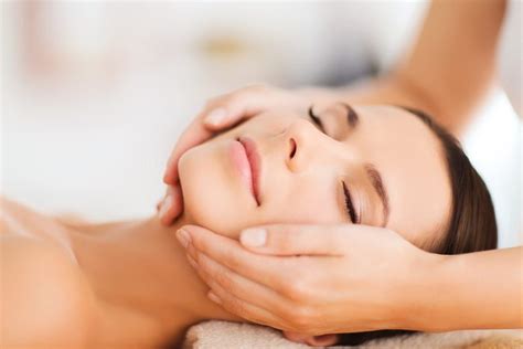 4 Easy Ways To Give Yourself A Facial Massage Best Health