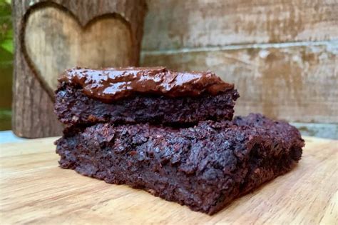this gooey healthy chocolate brownie recipe is made from beetroot