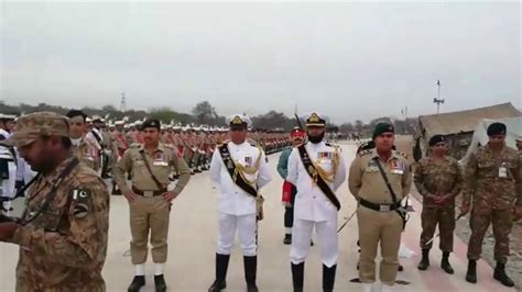 pakistan army lady offcer  singingcni news youtube