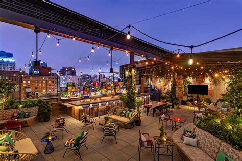 rooftop bars  nyc good places  drink    view thrillist